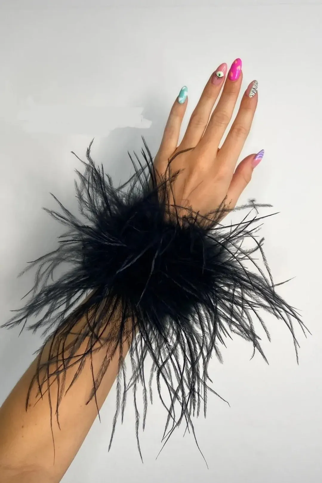 Black Ostritch Feather Snap Band Bracelet