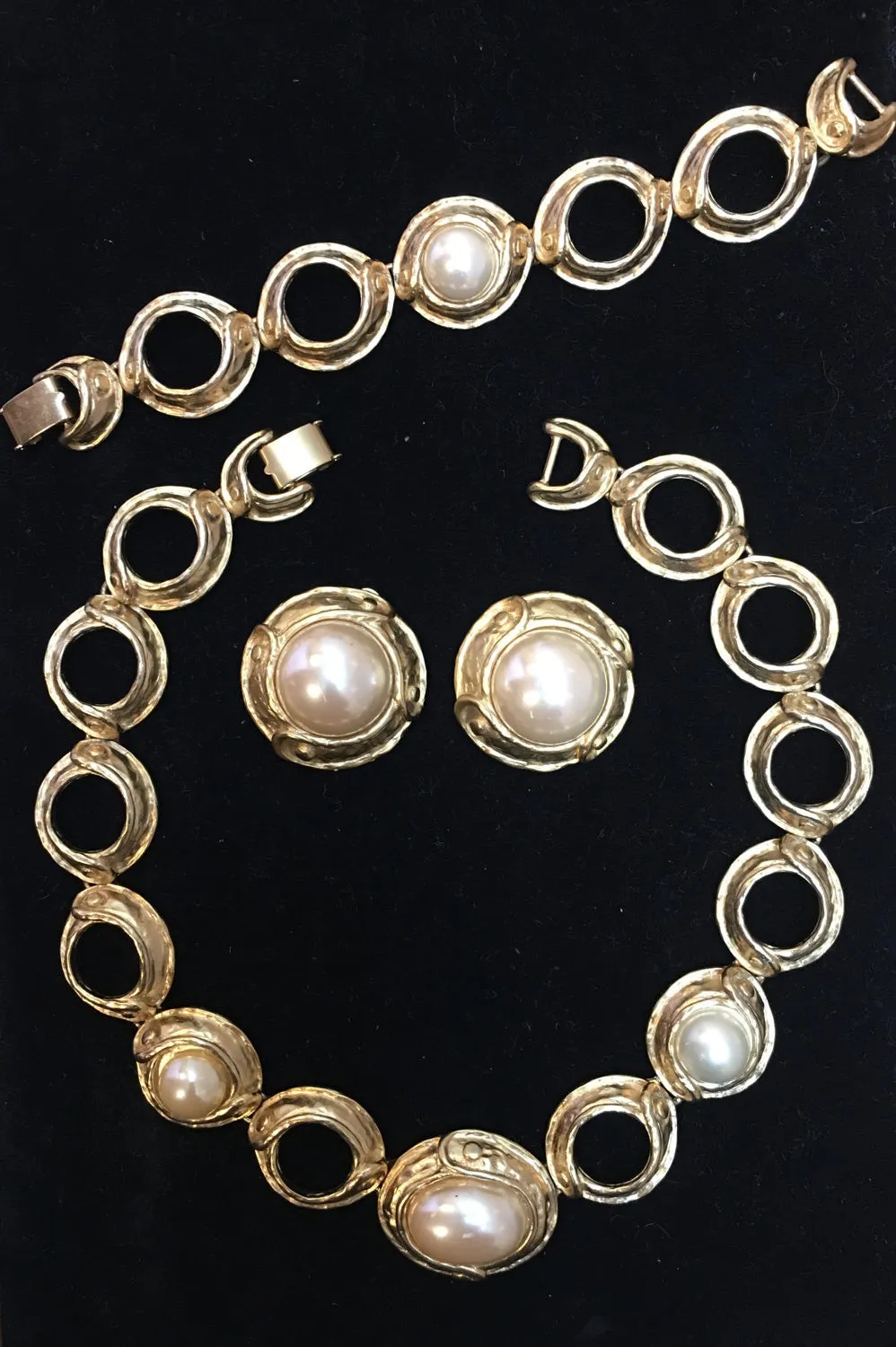 Pearl Vintage Jewelry Parure Set Necklace Bracelet and Earrings Golden Brush Pearls